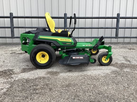 Image of John Deere Z330M equipment image 1