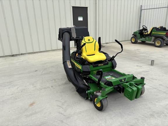 Image of John Deere Z320R equipment image 3