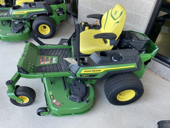 Image of John Deere Z330R equipment image 3