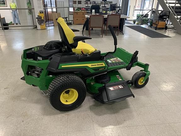 Image of John Deere Z330R equipment image 1