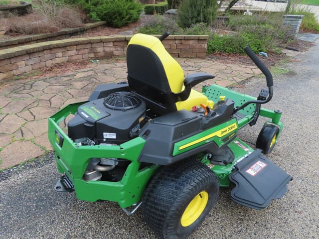Image of John Deere Z330R equipment image 2