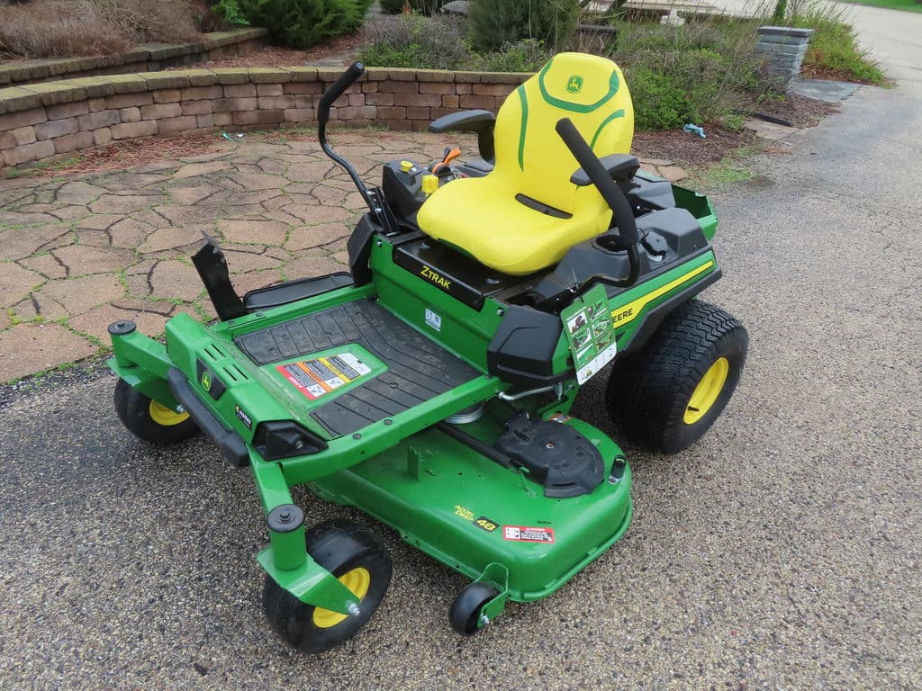 Image of John Deere Z330R Primary image