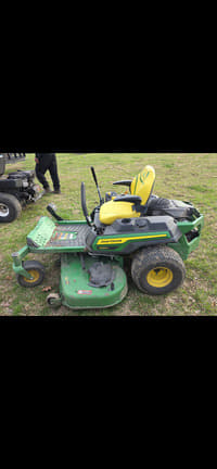 Image of John Deere Z330R equipment image 4