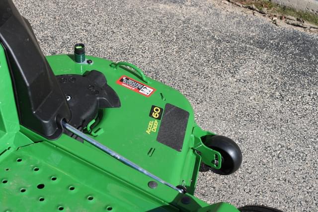 Image of John Deere Z515E equipment image 2