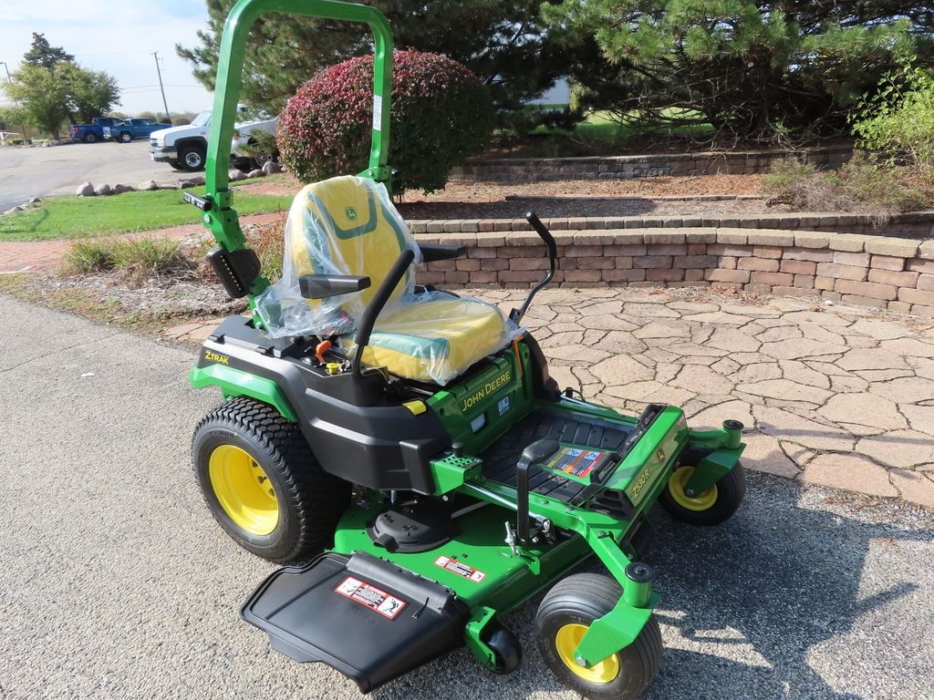 2025 John Deere Z530R Equipment Image0