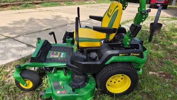 2025 John Deere Z530R Equipment Image0
