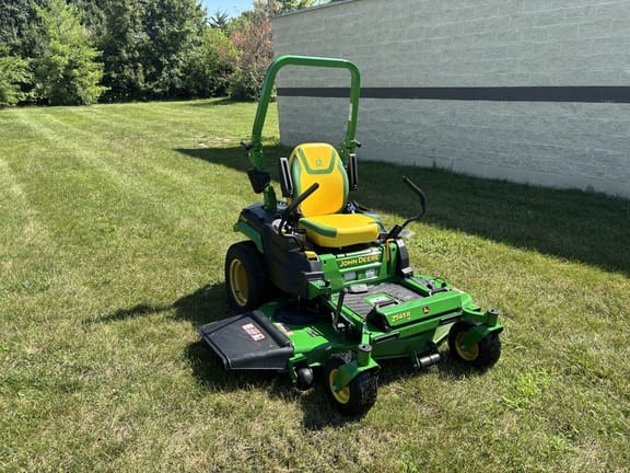 2025 John Deere Z545R Equipment Image0