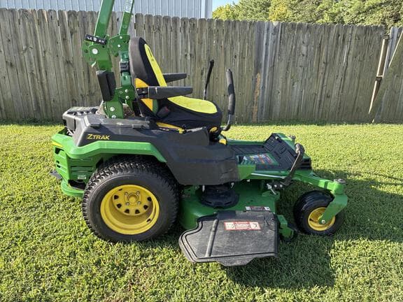 Image of John Deere Z545R equipment image 1