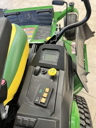 Image of John Deere Z545R equipment image 4