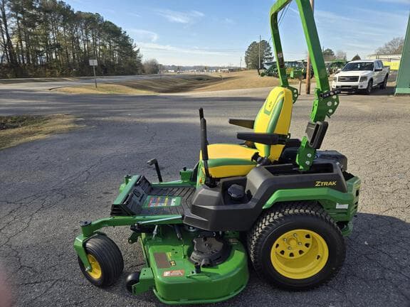 Image of John Deere Z545R equipment image 1