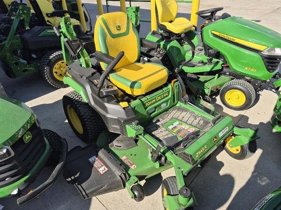 2025 John Deere Z545R Equipment Image0