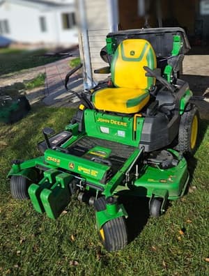 2025 John Deere Z545R Image