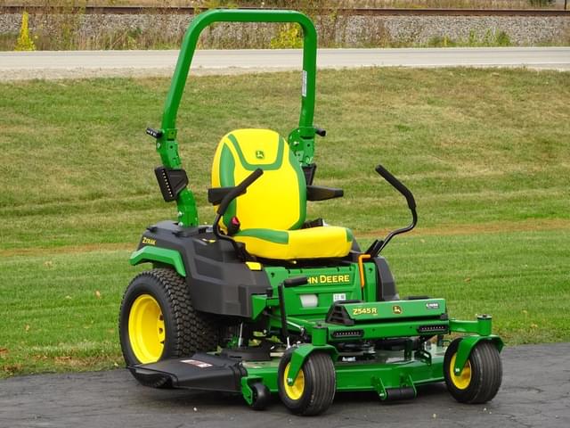 Image of John Deere Z545R equipment image 1