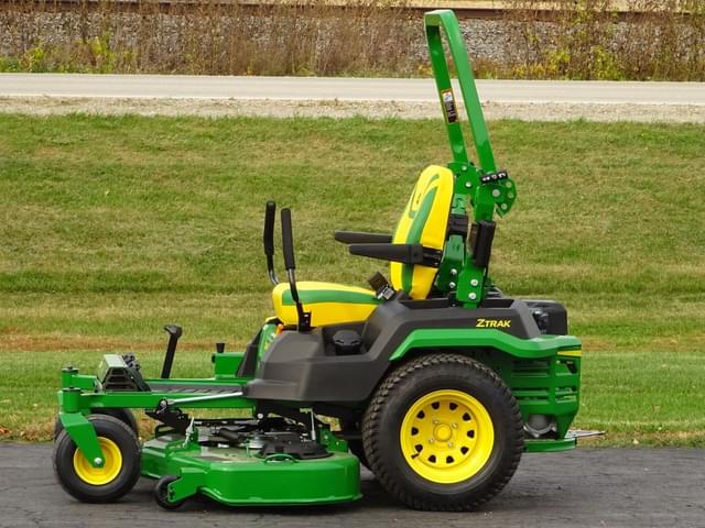 Image of John Deere Z545R equipment image 2