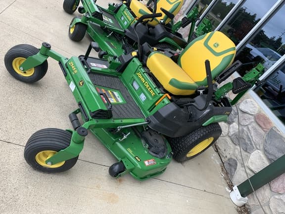Image of John Deere Z545R equipment image 1