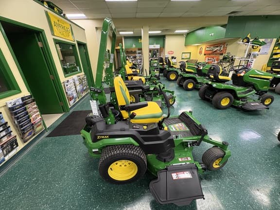 Image of John Deere Z545R equipment image 2