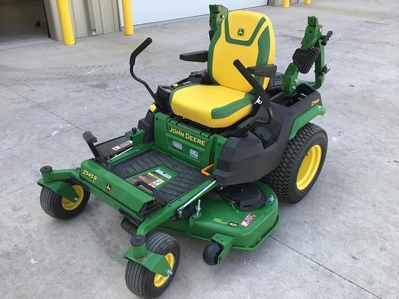 Image of John Deere Z545R equipment image 1