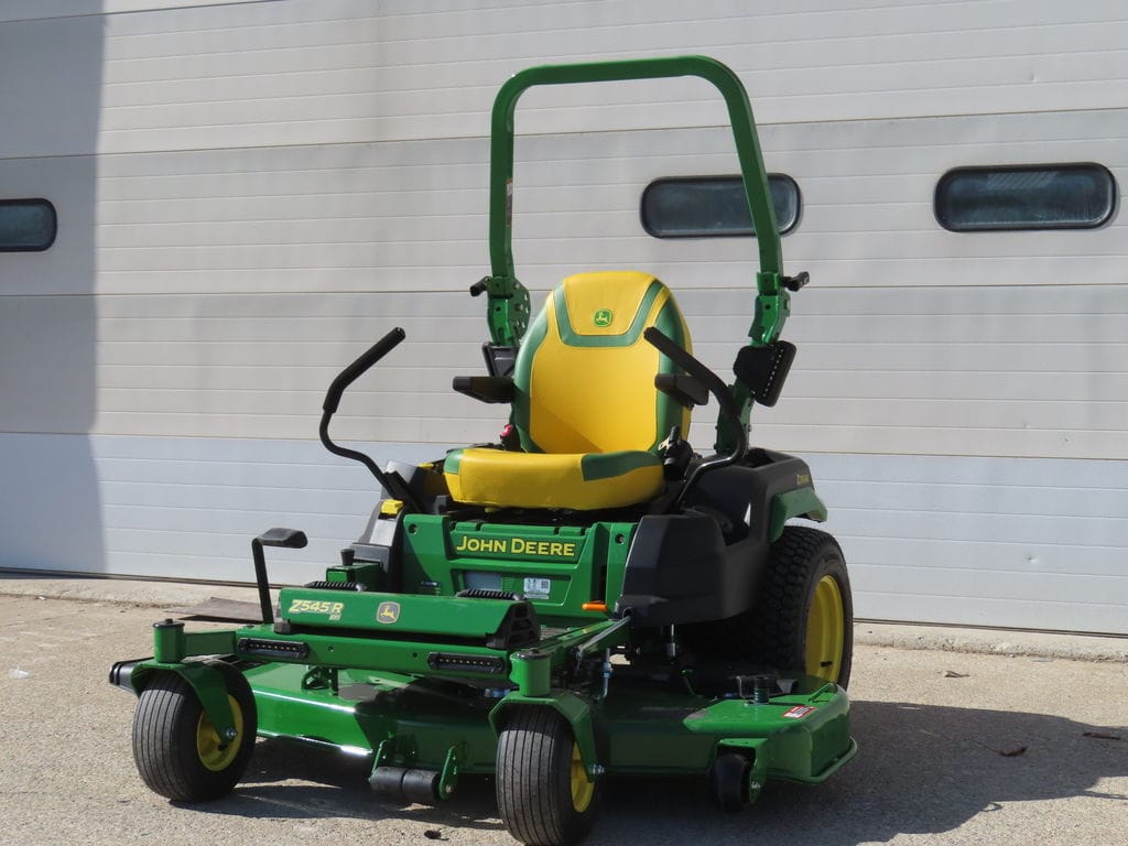 2025 John Deere Z545R Image