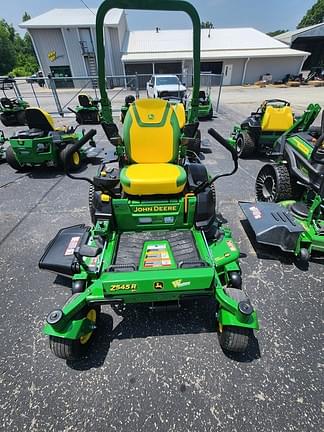 Image of John Deere Z545R equipment image 1