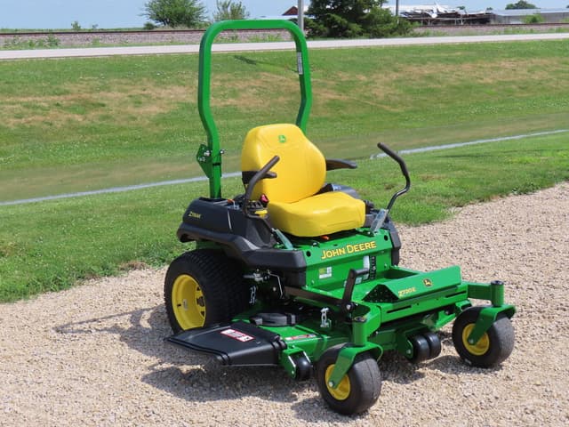 Image of John Deere Z720E equipment image 1