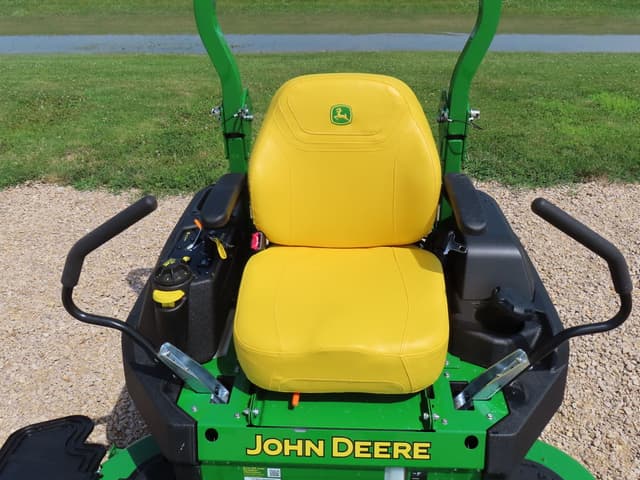 Image of John Deere Z720E equipment image 2