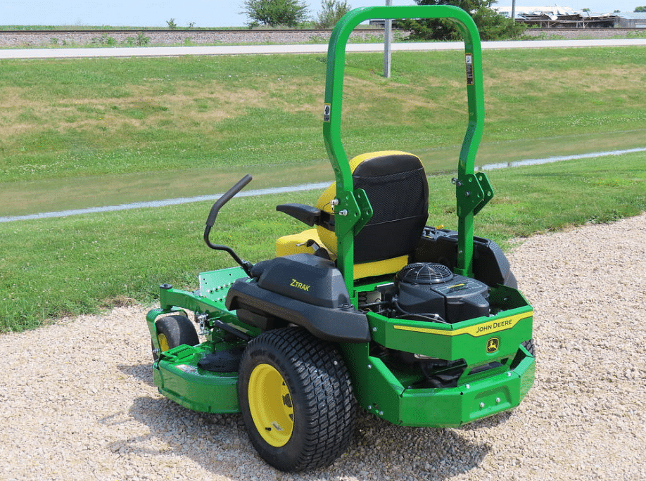 Image of John Deere Z720E Image 1