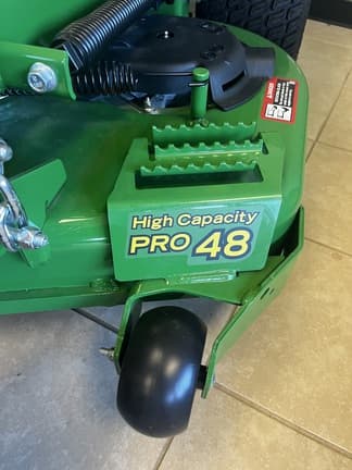 Image of John Deere Z720E equipment image 4