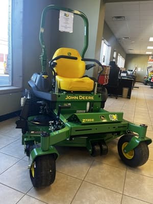 2025 John Deere Z720E Image