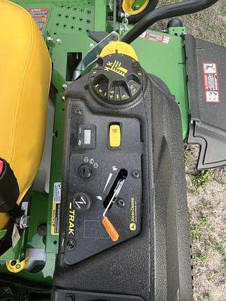 Image of John Deere Z720E equipment image 3