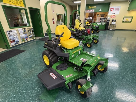 2025 John Deere Z720E Equipment Image0