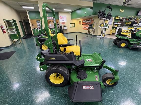 Image of John Deere Z720E equipment image 1