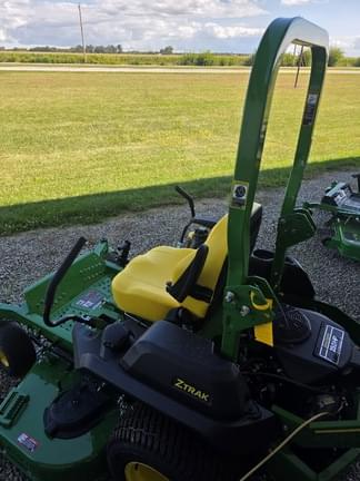 Image of John Deere Z720E equipment image 1