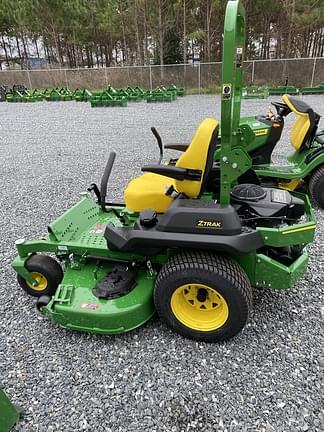 Image of John Deere Z720E equipment image 2