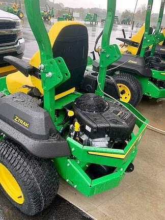 Image of John Deere Z735M equipment image 2