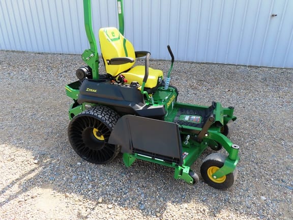 2025 John Deere Z740R Equipment Image0