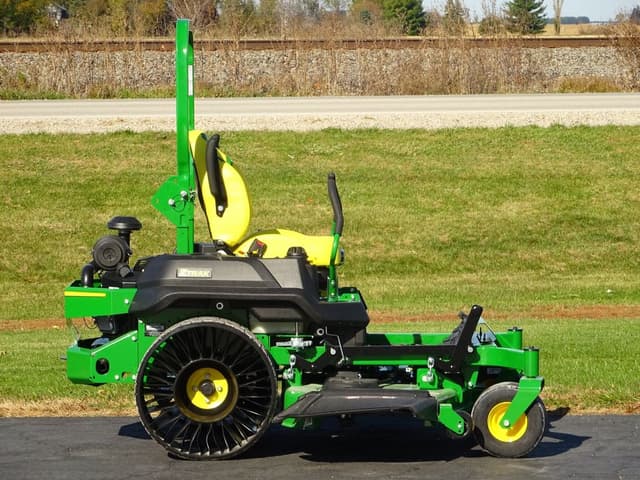 Image of John Deere Z740R equipment image 3