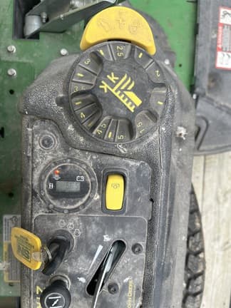 Image of John Deere Z760R equipment image 3