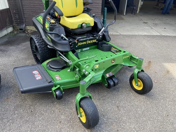 2025 John Deere Z920M Equipment Image0