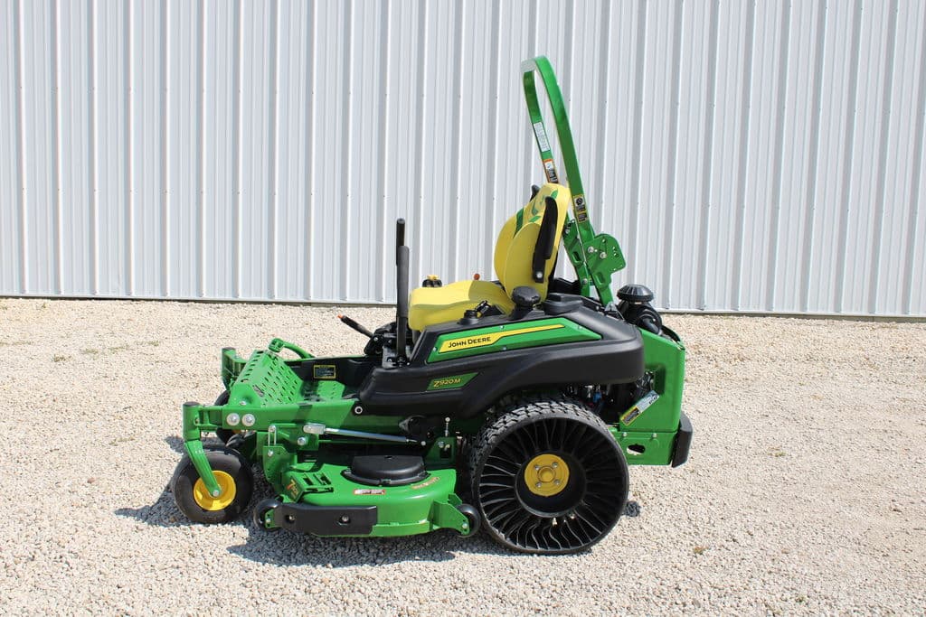 Image of John Deere Z920M Image 0