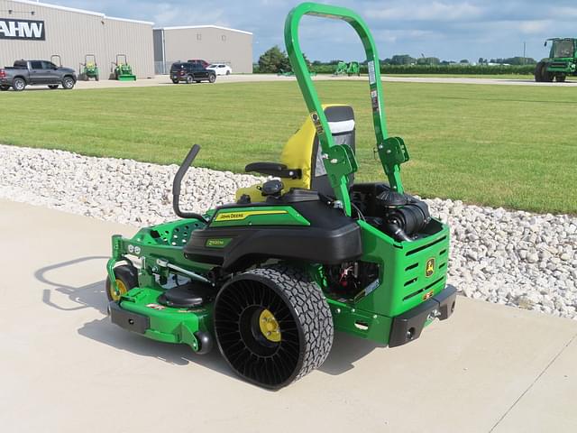 Image of John Deere Z920M equipment image 1