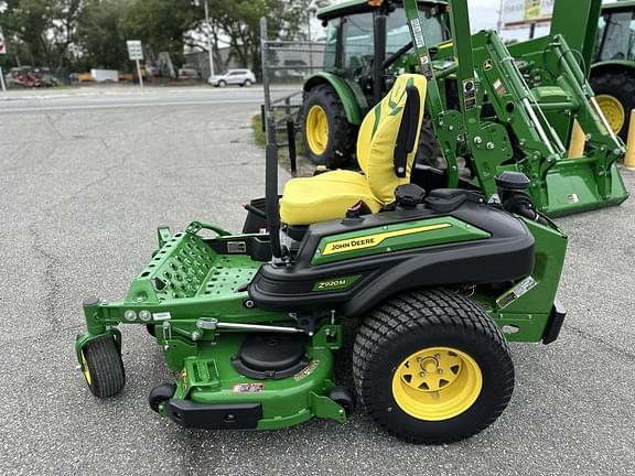 Image of John Deere Z920M equipment image 4