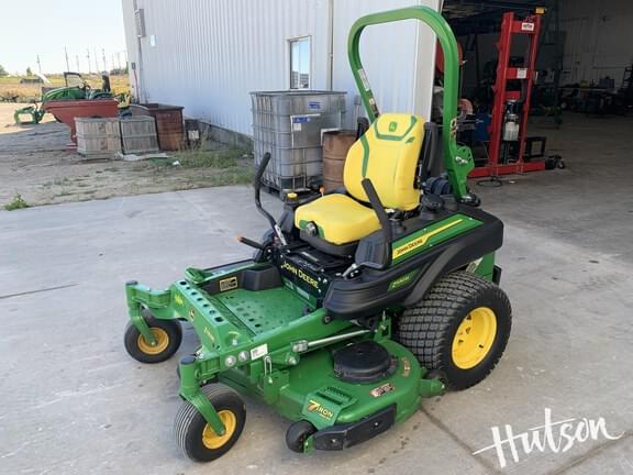Image of John Deere Z930M equipment image 1