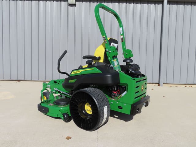 Image of John Deere Z930M equipment image 2