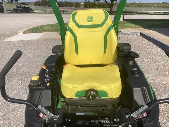 Image of John Deere Z930M equipment image 1
