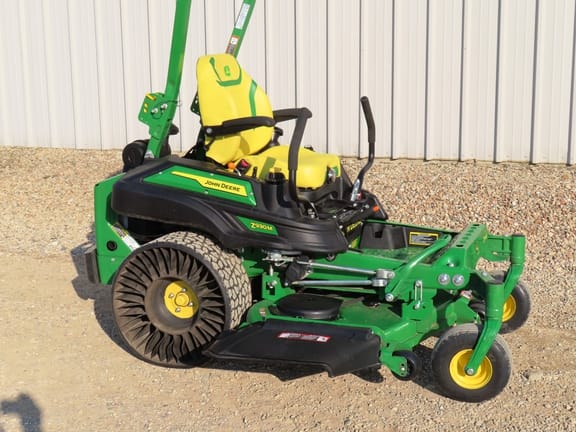 2025 John Deere Z930M Equipment Image0