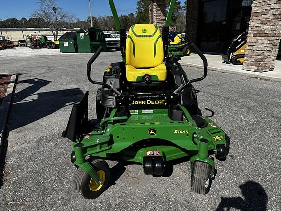 Image of John Deere Z930M equipment image 1