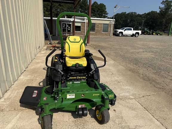 Image of John Deere Z930M equipment image 1
