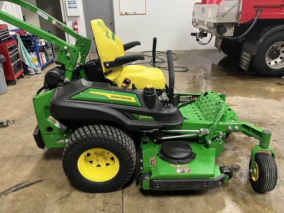 Image of John Deere Z930M Primary image
