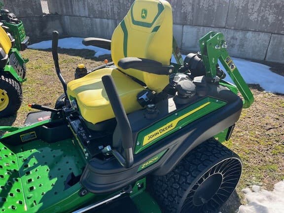 Image of John Deere Z930M equipment image 4