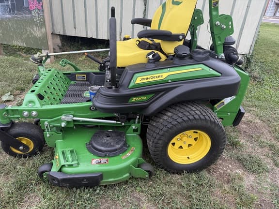 Image of John Deere Z930M equipment image 1